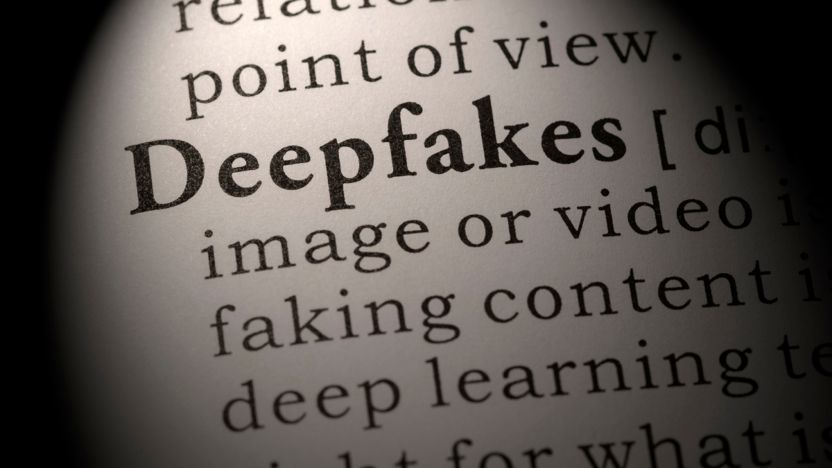 ディープフェイクって何？基本の仕組みを解説