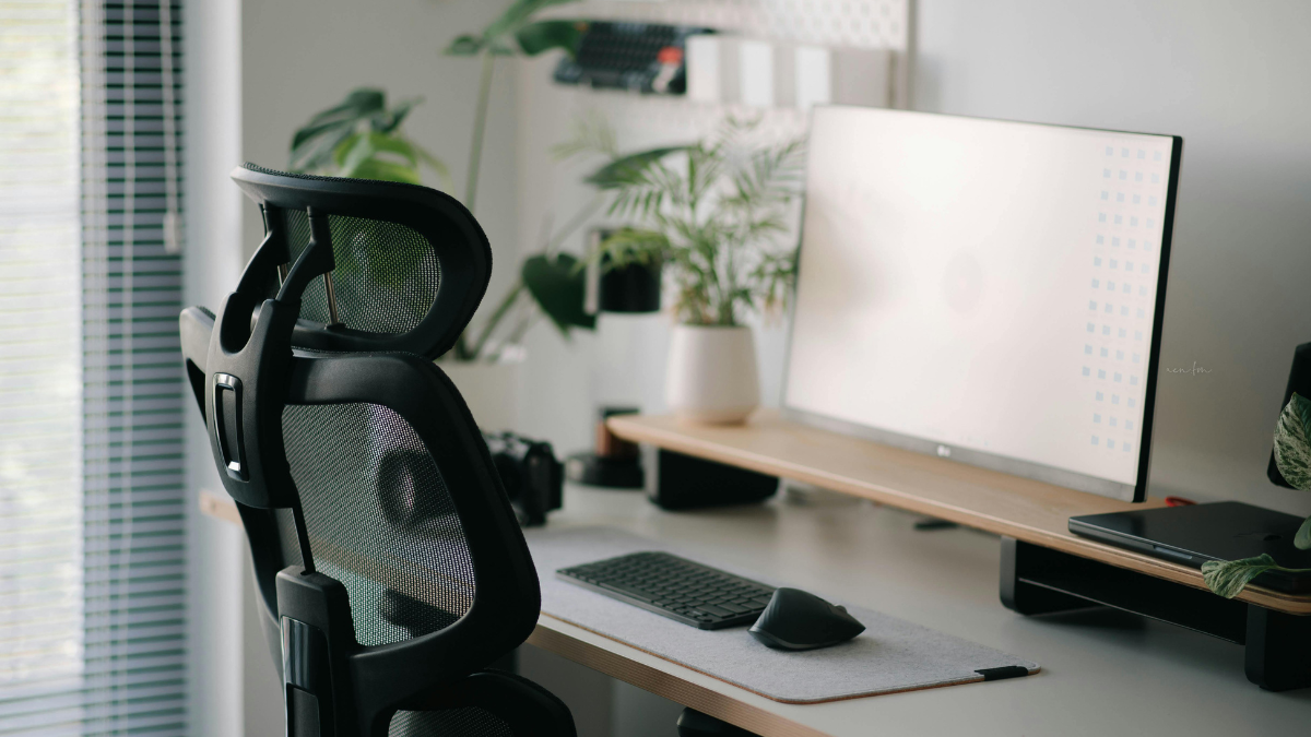 テレワークが快適になる！まず揃えたい必須グッズ