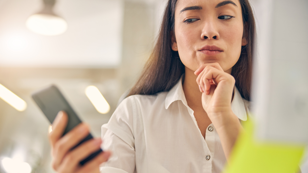 AI副業が「怪しい」と言われる理由と実際の市場規模